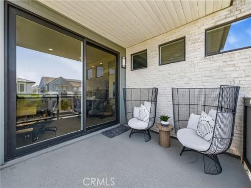 124 Chant , Irvine, CA