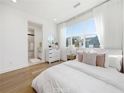 124 Chant , Irvine, CA
