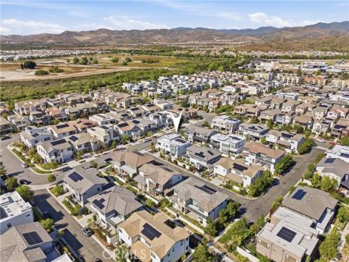 124 Chant , Irvine, CA