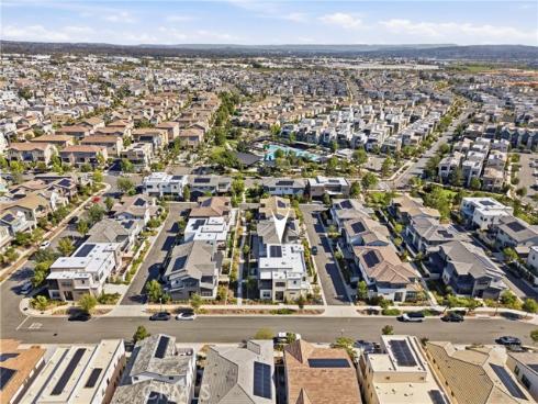 124 Chant , Irvine, CA