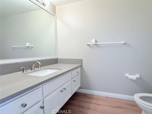 21 Presidio , Irvine, CA