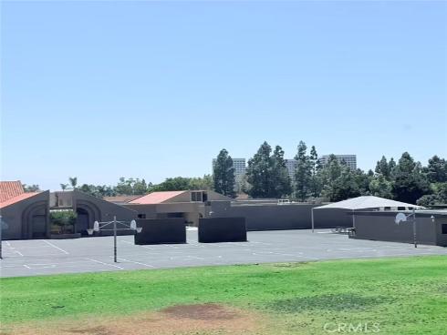 21 Presidio , Irvine, CA
