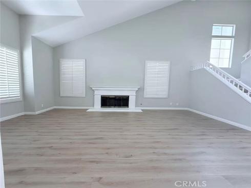21 Presidio , Irvine, CA