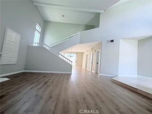21 Presidio , Irvine, CA