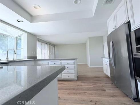 21 Presidio , Irvine, CA