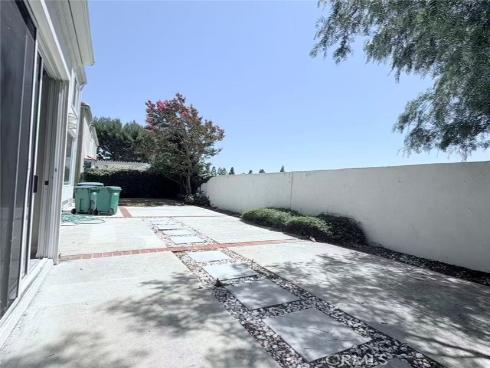 21 Presidio , Irvine, CA