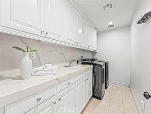 28  Blue Summit  , Irvine, CA