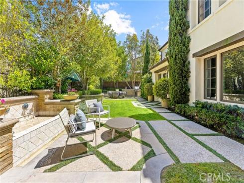 28  Blue Summit  , Irvine, CA