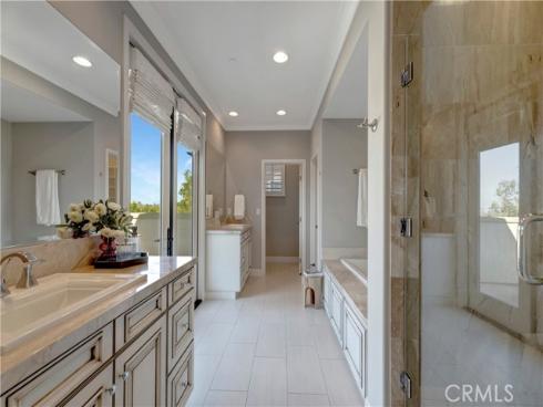 126 Long Fence , Irvine, CA