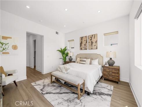 608 Chinon , Irvine, CA