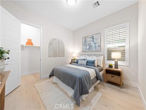60  Harlow  , Irvine, CA