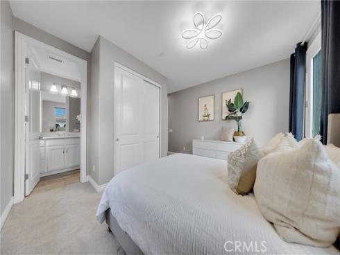 60 Dunmore , Irvine, CA