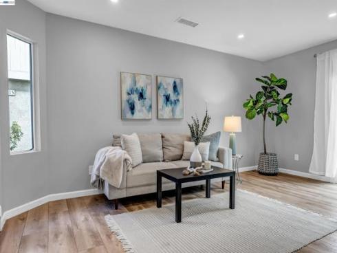 419  Tangelo  , Irvine, CA