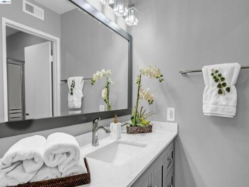 419  Tangelo  , Irvine, CA