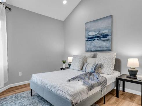 419  Tangelo  , Irvine, CA