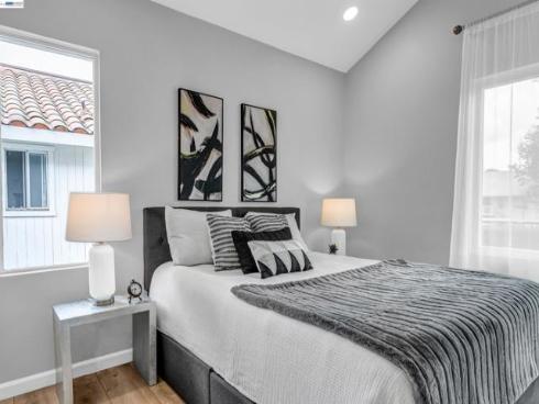 419  Tangelo  , Irvine, CA