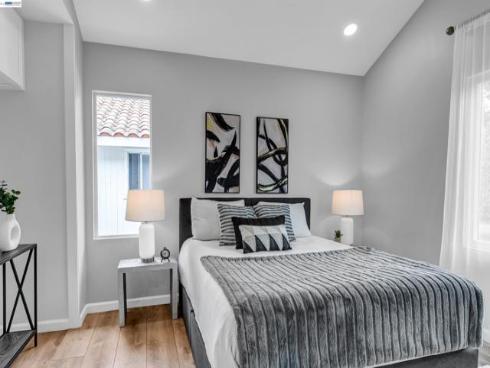 419  Tangelo  , Irvine, CA