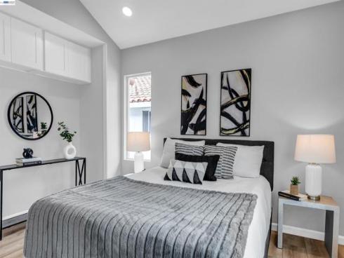 419  Tangelo  , Irvine, CA