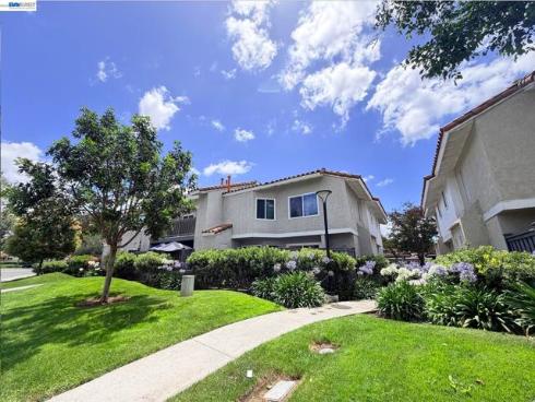 419  Tangelo  , Irvine, CA
