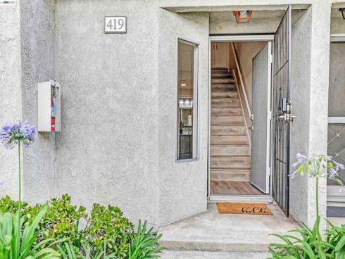 419  Tangelo  , Irvine, CA