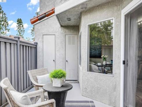 419  Tangelo  , Irvine, CA