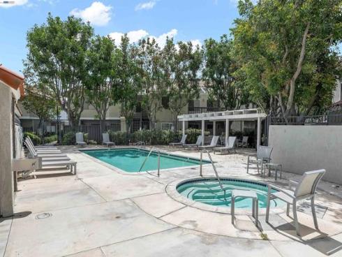 419  Tangelo  , Irvine, CA