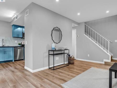419  Tangelo  , Irvine, CA