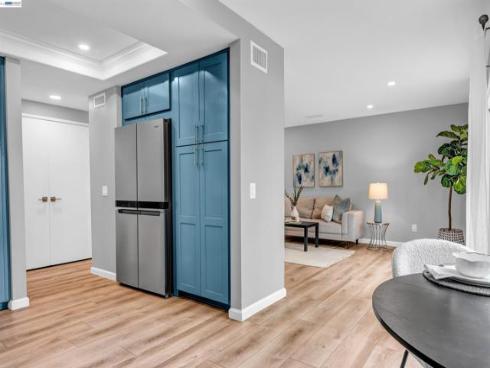 419  Tangelo  , Irvine, CA