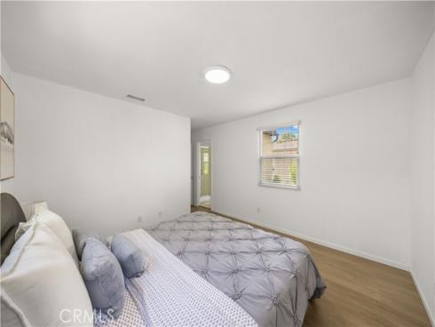 102  Chantilly  , Irvine, CA