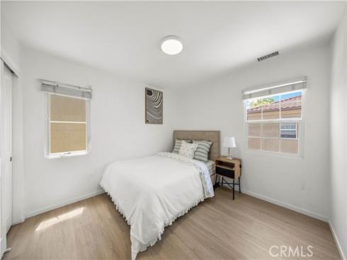 102  Chantilly  , Irvine, CA