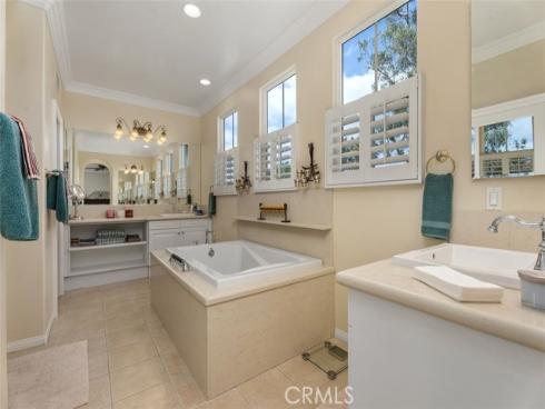 25 Carpenteria , Irvine, CA
