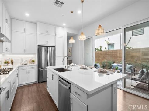 305  Novel  , Irvine, CA