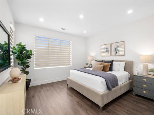 305  Novel  , Irvine, CA