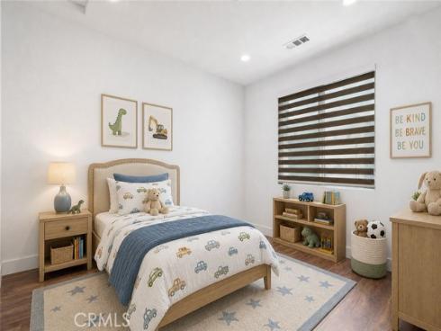 305  Novel  , Irvine, CA