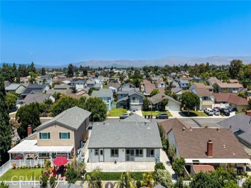 4122  Loma  , Irvine, CA