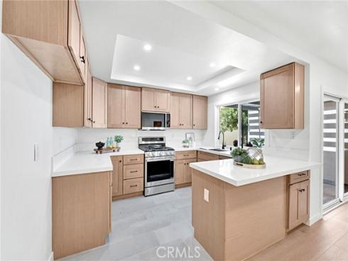 15  Snowapple  , Irvine, CA