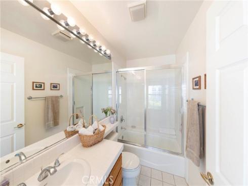 8 Longbourn Aisle , Irvine, CA