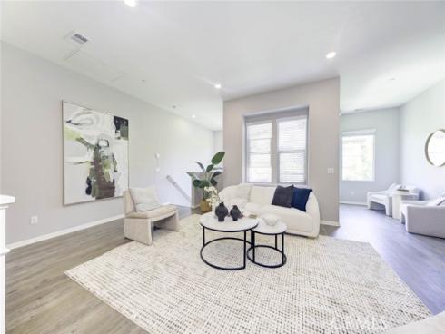 115  Neptune  , Irvine, CA