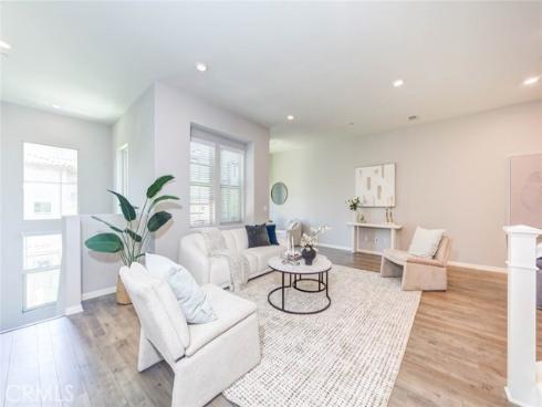 115  Neptune  , Irvine, CA