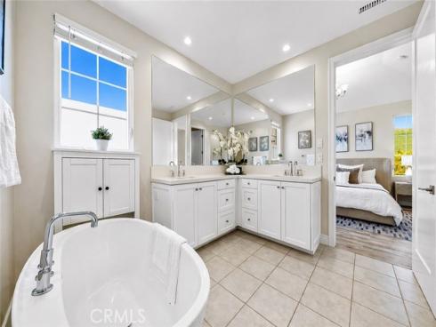 162 Winnett , Irvine, CA