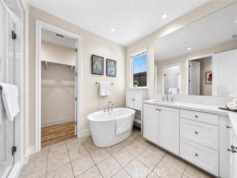 162 Winnett , Irvine, CA