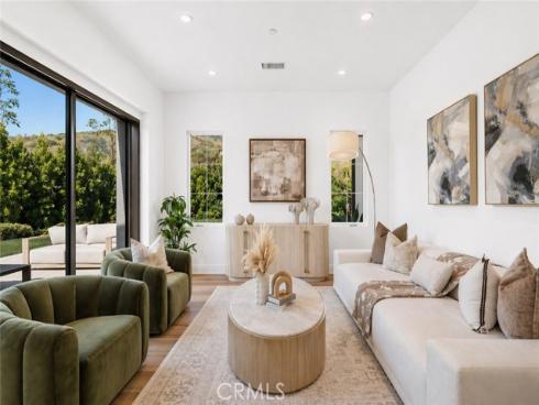 162 Winnett , Irvine, CA