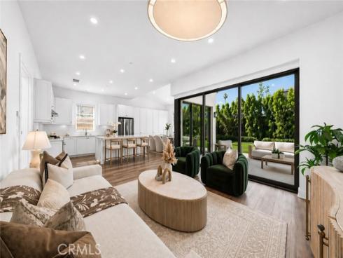 162 Winnett , Irvine, CA