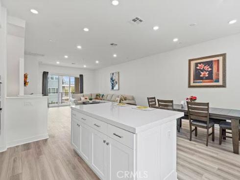 352  Tank  , Irvine, CA