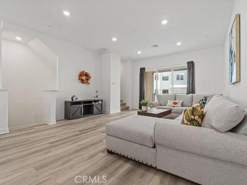 352  Tank  , Irvine, CA