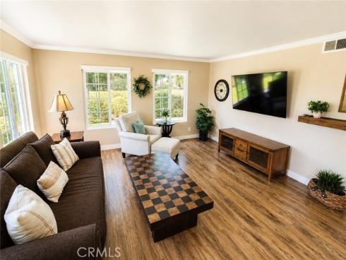 36 Woodleaf , Irvine, CA