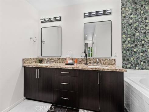 21 Gramercy 220 , Irvine, CA