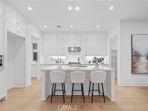 242  Maricopa  , Irvine, CA
