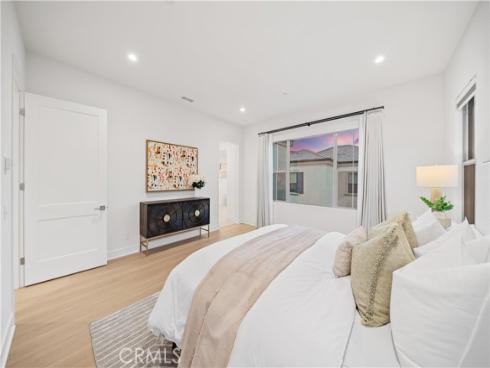 242  Maricopa  , Irvine, CA