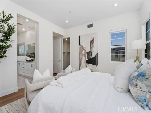 121  Bosal  , Irvine, CA